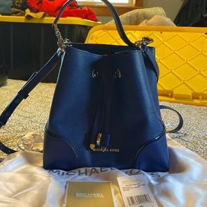 MICHAEL KORS MERCER GALLERY SM CONVERT BUCKET